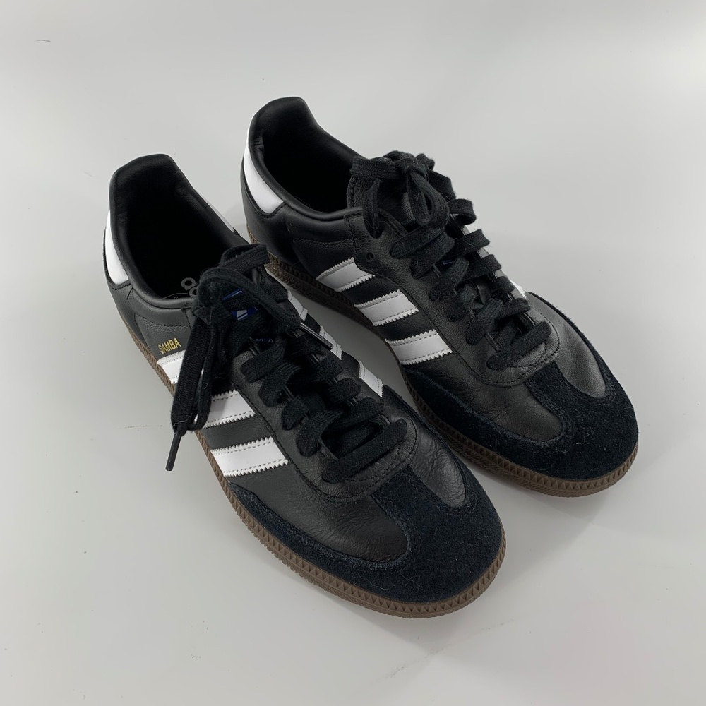 Mens Black and White Adidas Samba size 7.5